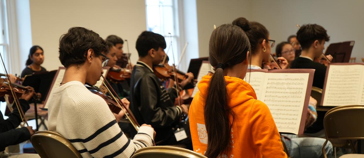 Childredn in  Chineke Junior Orchestar workshop