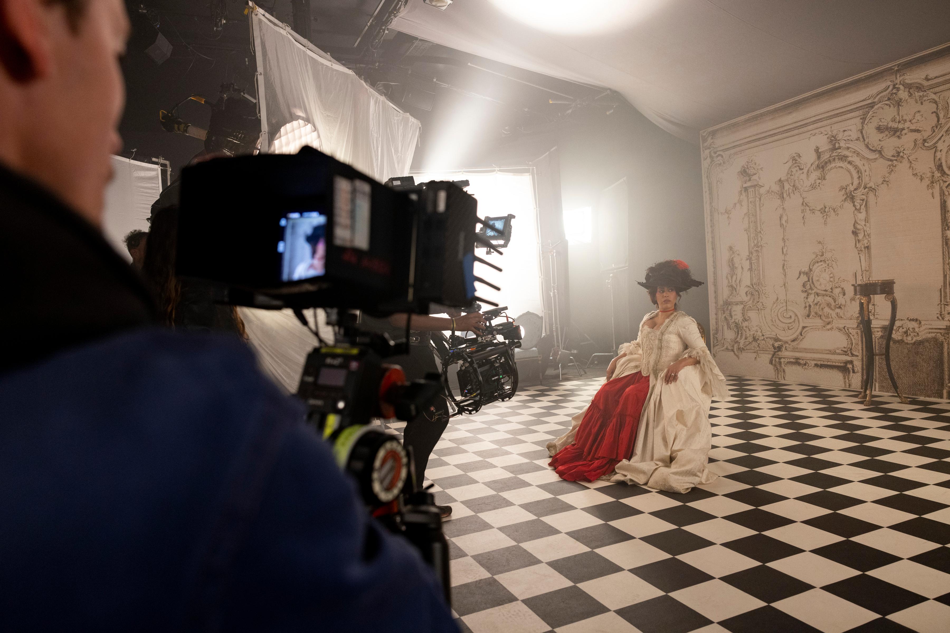 Queen Charlotte behind the scenes